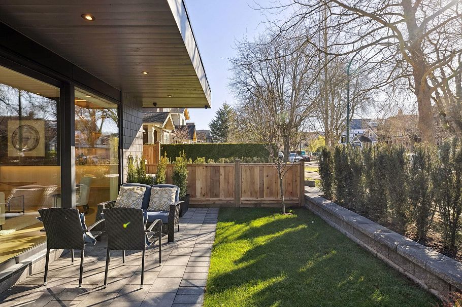 1 3081 West 14th Avenue Vancouver, BC - 29