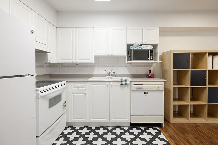 105 2130 W 12th Avenue Vancouver, BC - 3