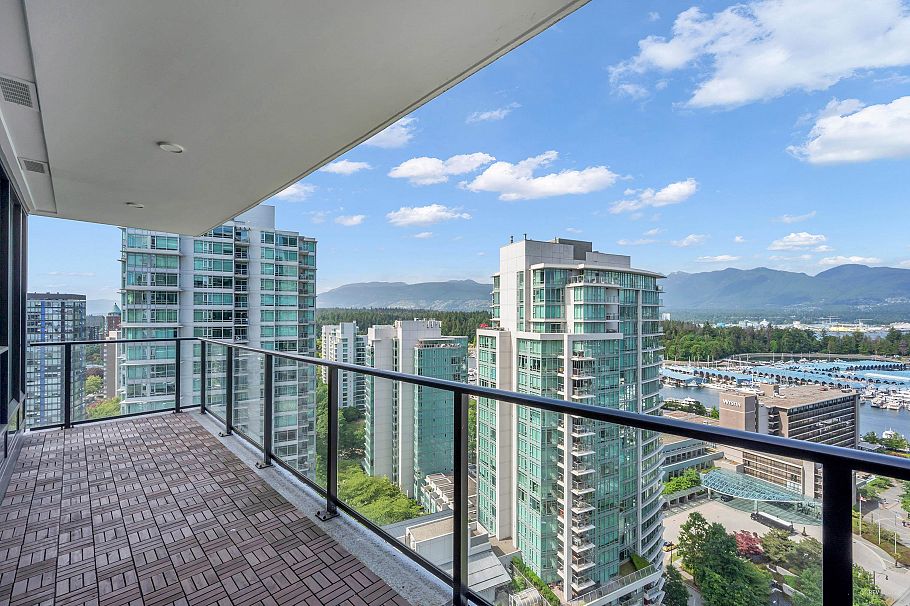 2001 620 Cardero Street Vancouver, BC - 28