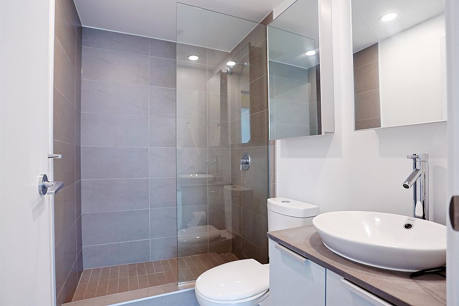 2401 128 W Cordova Street Vancouver, BC - 22