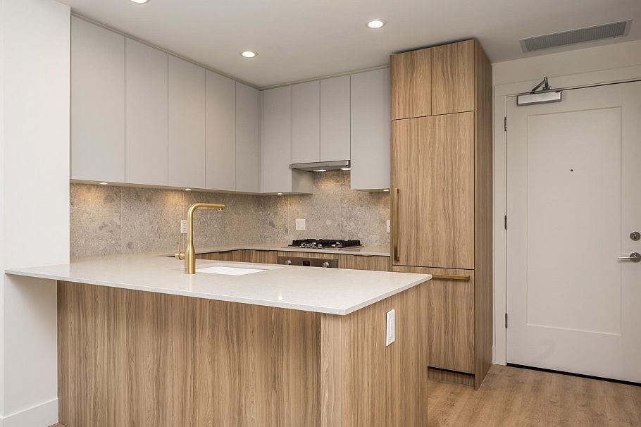 402 2325 Emery Court North Vancouver, BC - 7