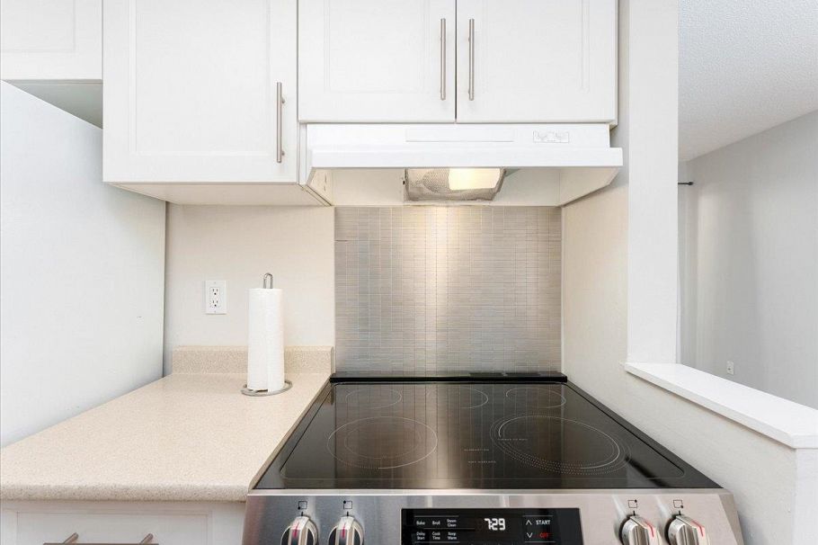 202 1550 Chesterfield Avenue North Vancouver, BC - 10