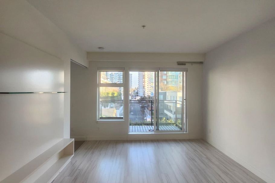 313 111 E 3rd Street North Vancouver, BC - 3