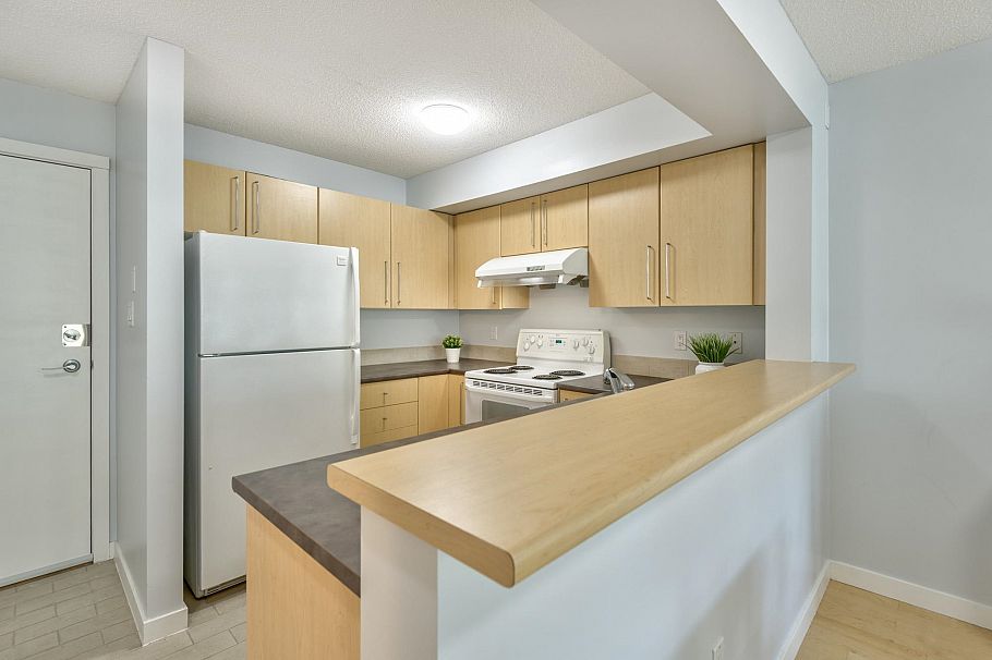 308 2768 Cranberry Drive Vancouver, BC - 2