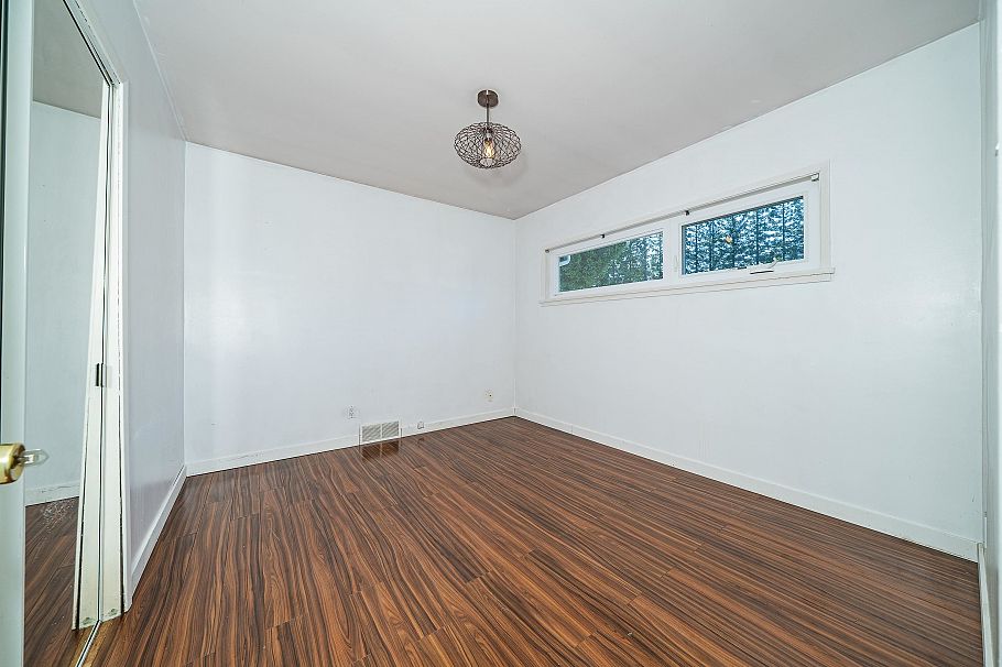 432 W 25th Street North Vancouver, BC - 22