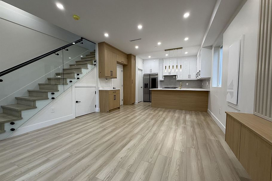 2 1577 E 58th Avenue Vancouver, BC - 4