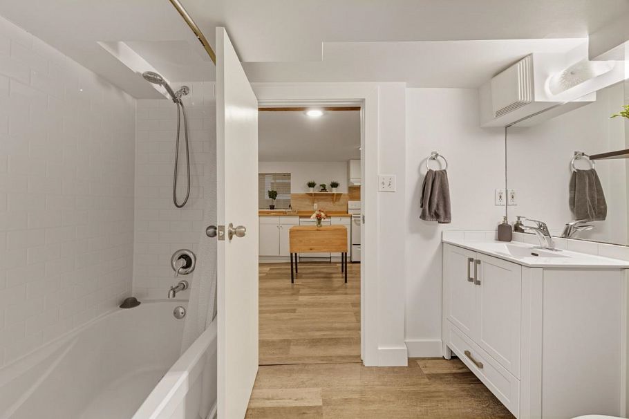 3415 Prince Edward Street Vancouver, BC - 28