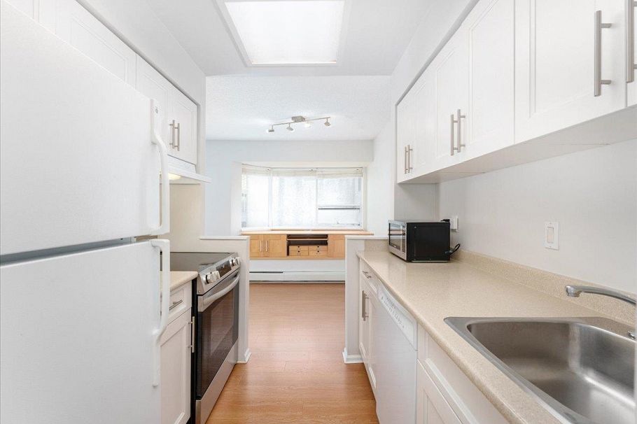 202 1550 Chesterfield Avenue North Vancouver, BC - 7