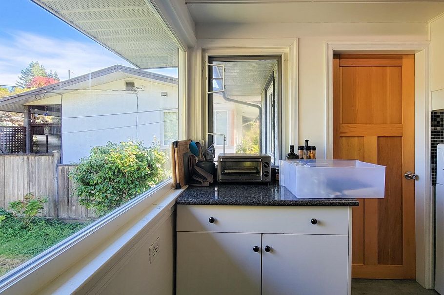 442 W 23rd Street North Vancouver, BC - 14