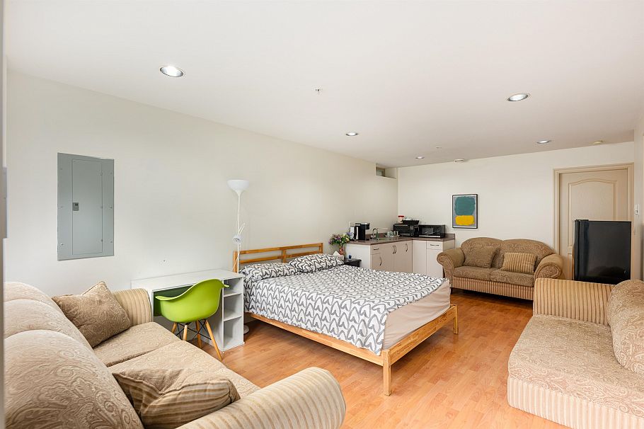 7949 Montcalm Street Vancouver, BC - 27