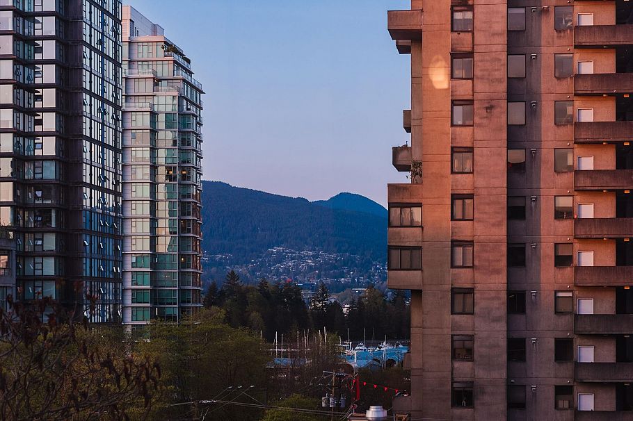 PH7 1688 Robson Street Vancouver, BC - 32