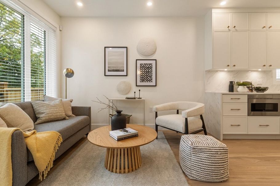 2051 E 4th Avenue Vancouver, BC - 4