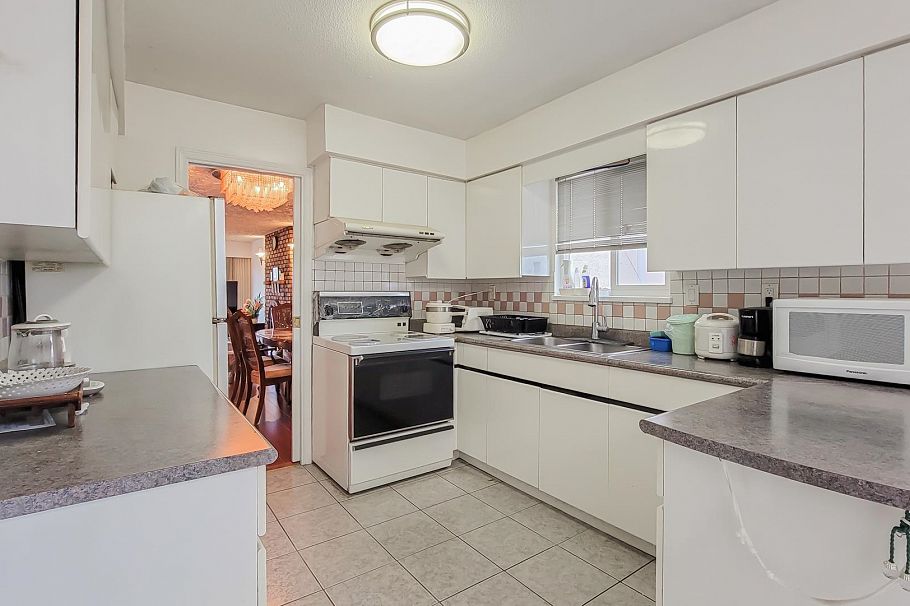 3279 E 24th Avenue Vancouver, BC - 21