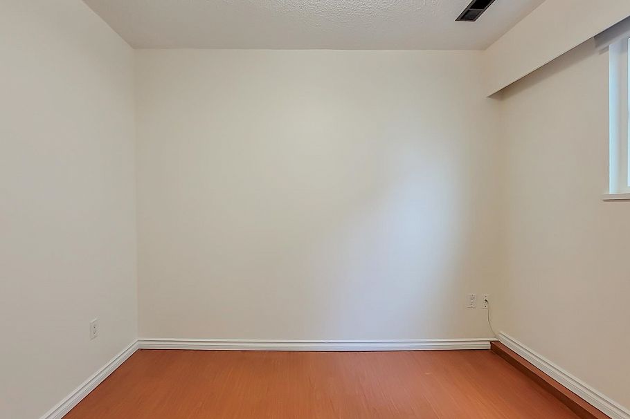 3279 E 24th Avenue Vancouver, BC - 13