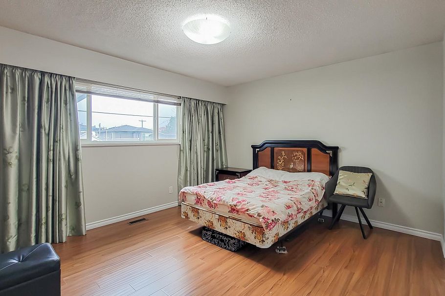 3279 E 24th Avenue Vancouver, BC - 22