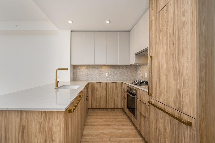 402 2325 Emery Court North Vancouver, BC - 9