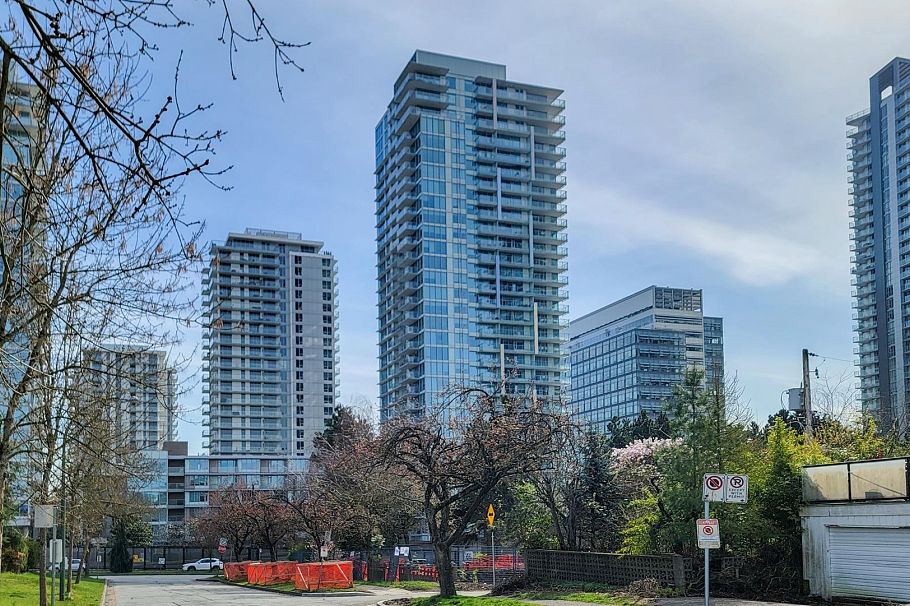 2601 8131 Nunavut Lane Vancouver, BC - 1