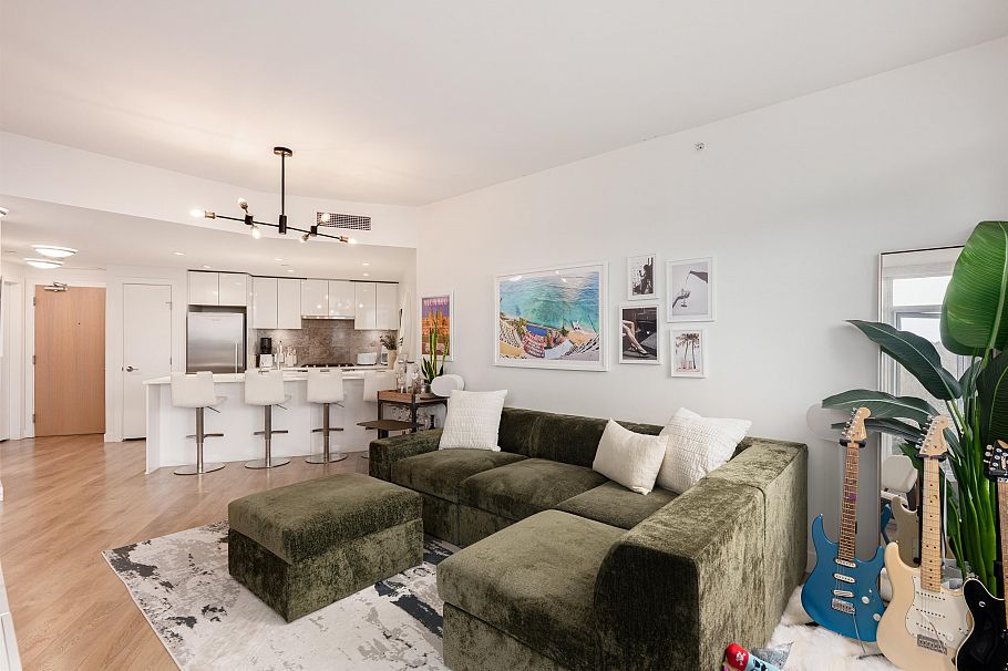 906 3557 Sawmill Crescent Vancouver, BC - 3