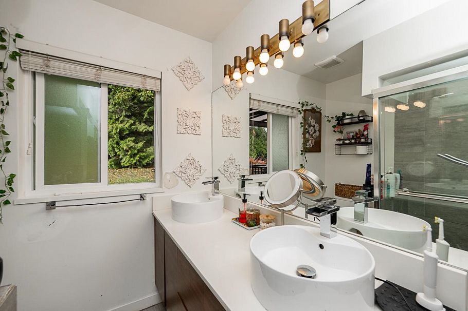 4377 Mountain Highway North Vancouver, BC - 15