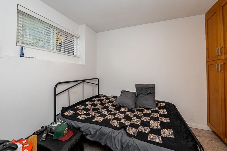 4377 Mountain Highway North Vancouver, BC - 21