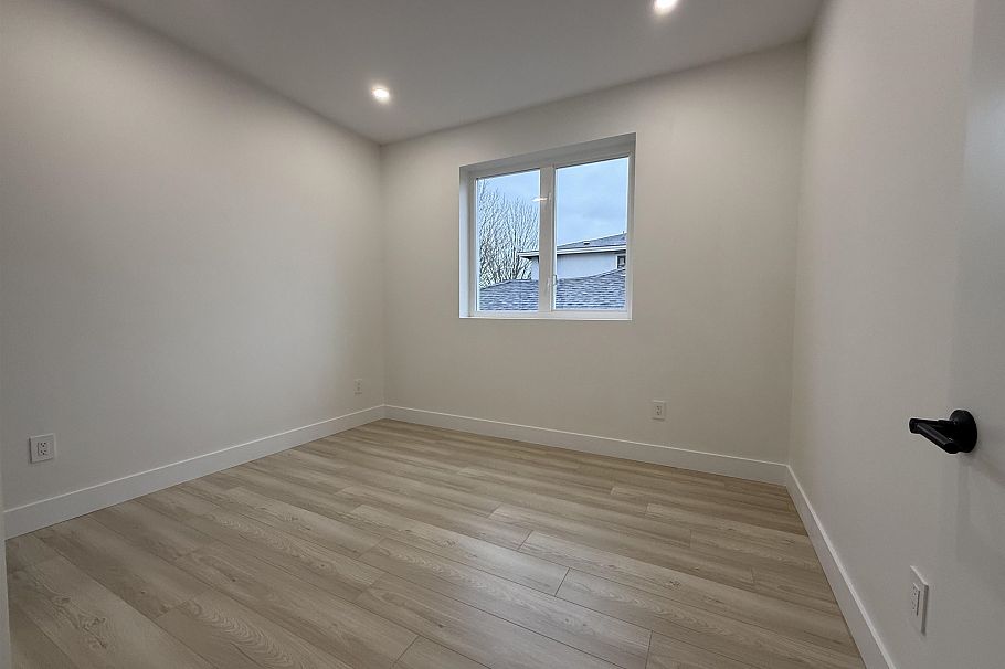 2 1577 E 58th Avenue Vancouver, BC - 9