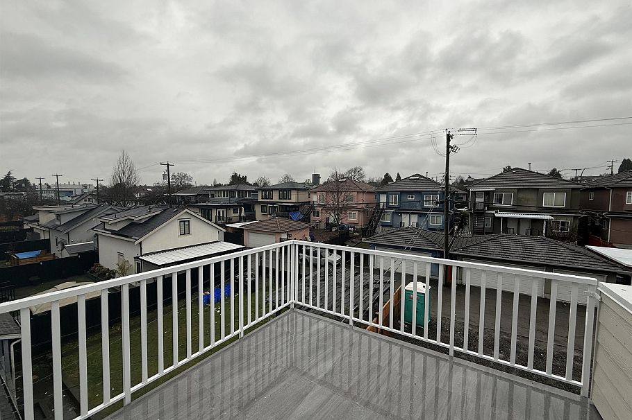2 1577 E 58th Avenue Vancouver, BC - 15