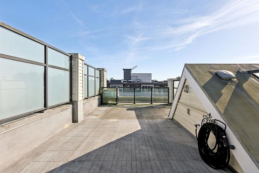 22 728 W 14th Street North Vancouver, BC - 19