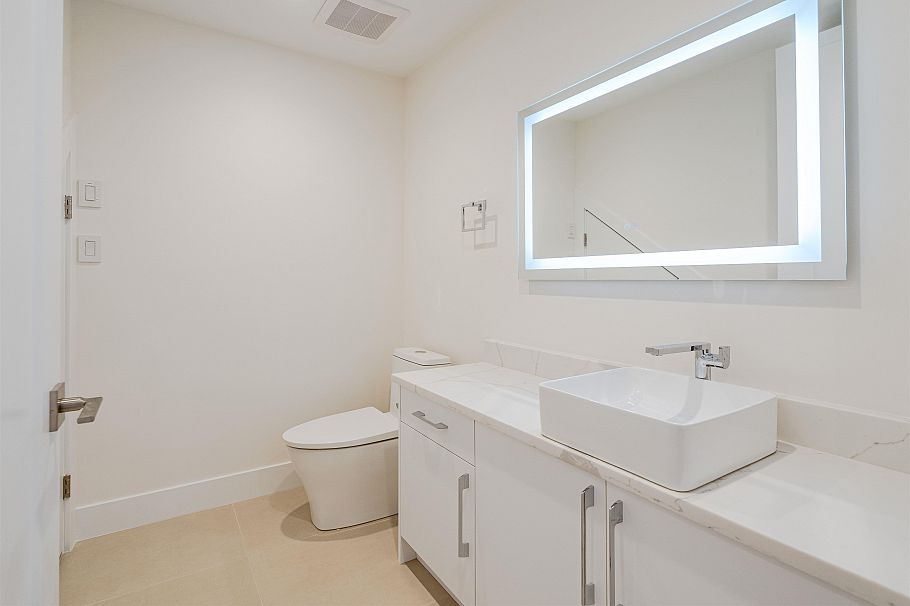 1 8190 Cartier Street Vancouver, BC - 12