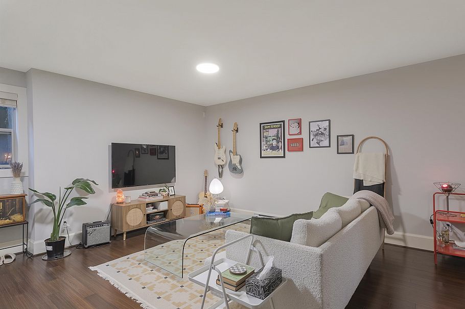 518 E 16th Street North Vancouver, BC - 29