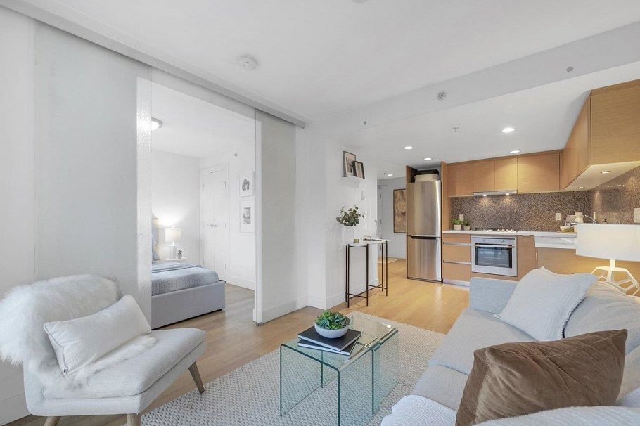 806 565 Smithe Street Vancouver, BC - 2