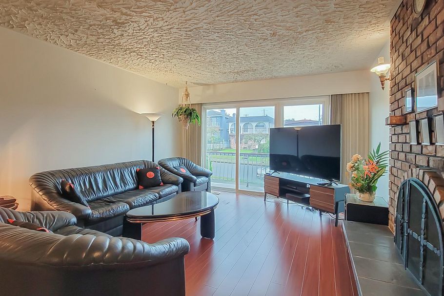 3279 E 24th Avenue Vancouver, BC - 16