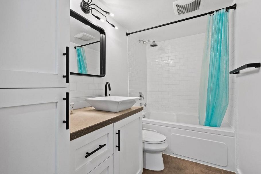 310 1549 Kitchener Street Vancouver, BC - 11