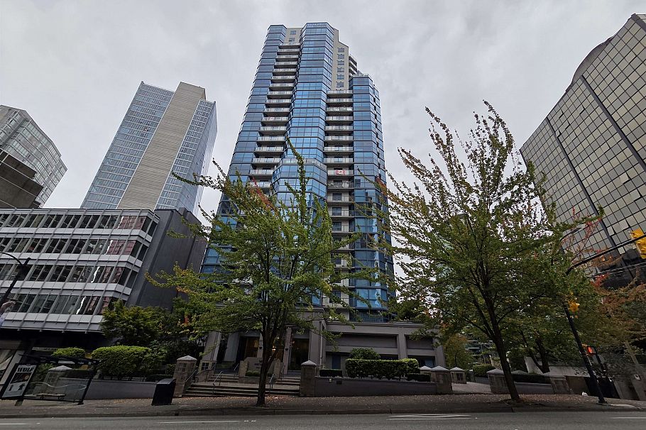 2302 1415 West Georgia Street Vancouver, BC - 32