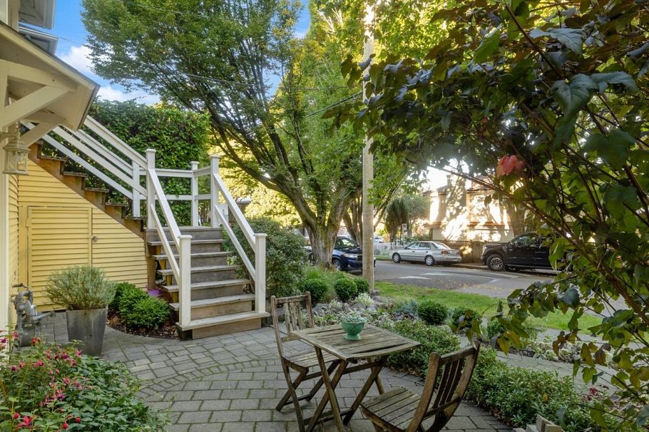 3415 Prince Edward Street Vancouver, BC - 2