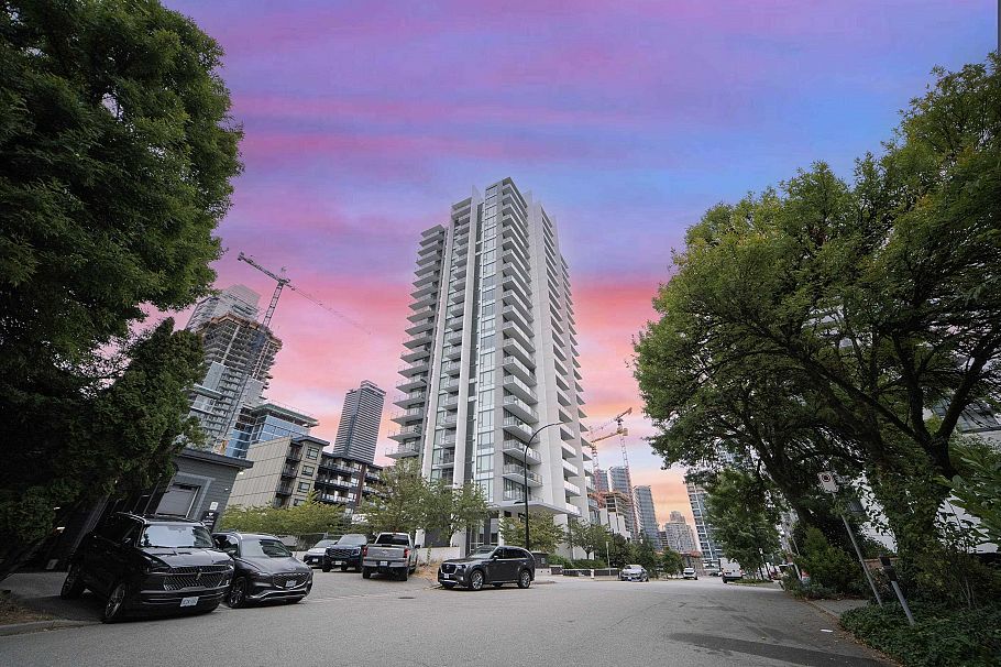 607 4465 Juneau Street Burnaby, BC - 1