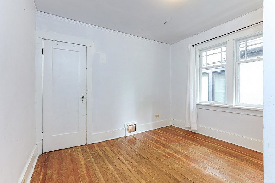 4557 W 14th Avenue Vancouver, BC - 24