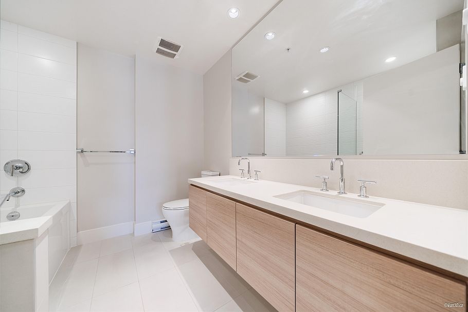 111 3606 Aldercrest Drive North Vancouver, BC - 13