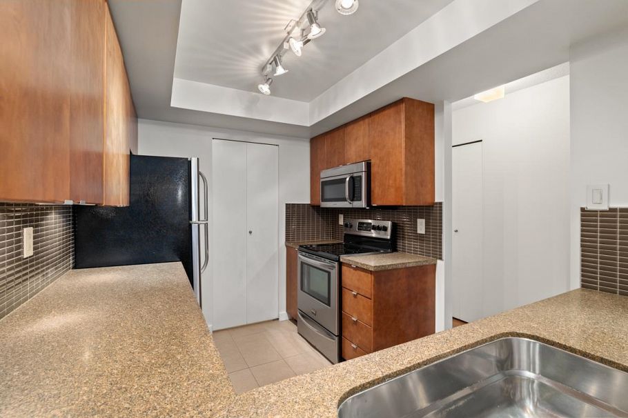 B106 1331 Homer Street Vancouver, BC - 12