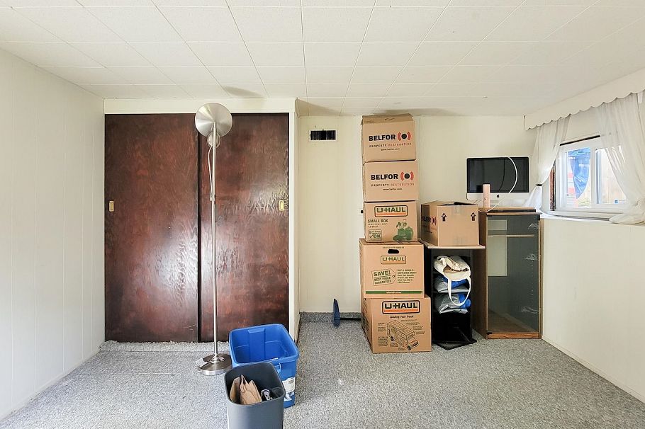 442 W 23rd Street North Vancouver, BC - 30