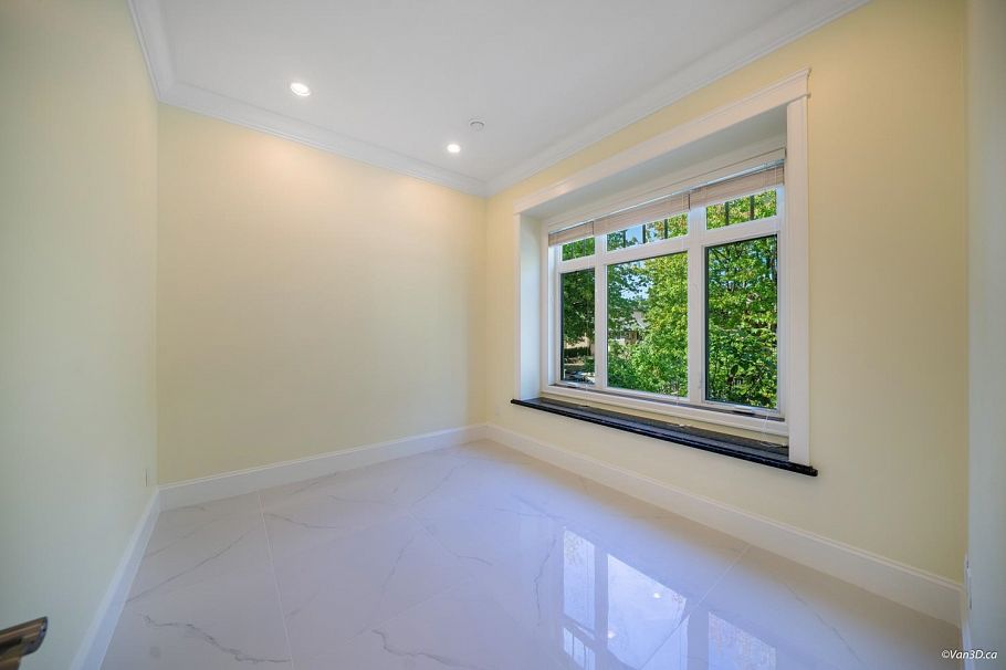 6830 Vivian Street Vancouver, BC - 5