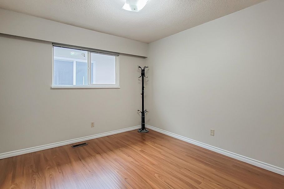 3279 E 24th Avenue Vancouver, BC - 27