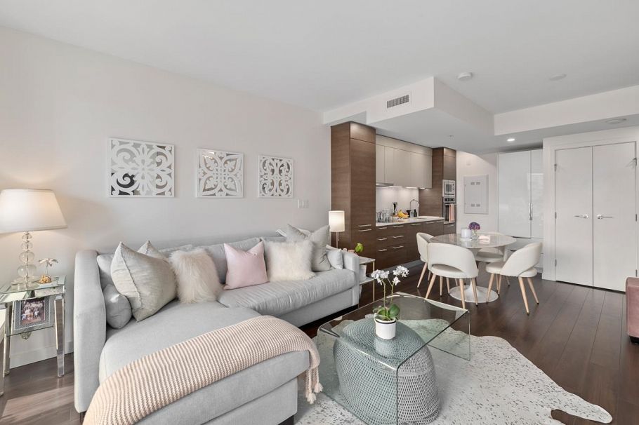 608 285 E 10th Avenue Vancouver, BC - 2