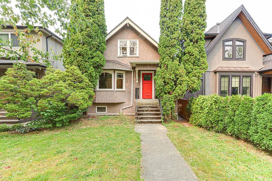 4557 W 14th Avenue Vancouver, BC - 1