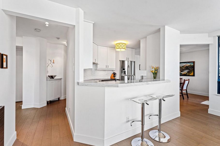 2302 1415 West Georgia Street Vancouver, BC - 3