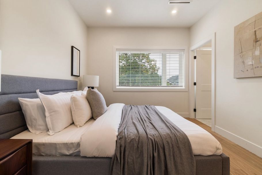 2051 E 4th Avenue Vancouver, BC - 17