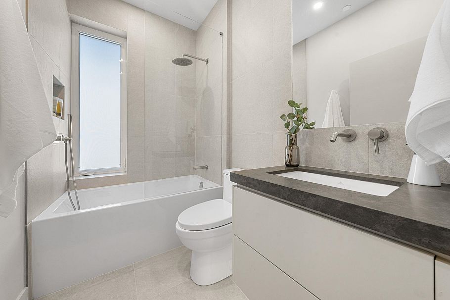 1 638 E 46th Avenue Vancouver, BC - 25