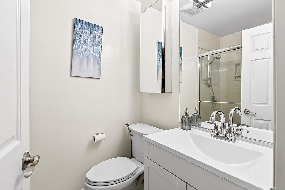 1614 Lynn Valley Road North Vancouver, BC - 23