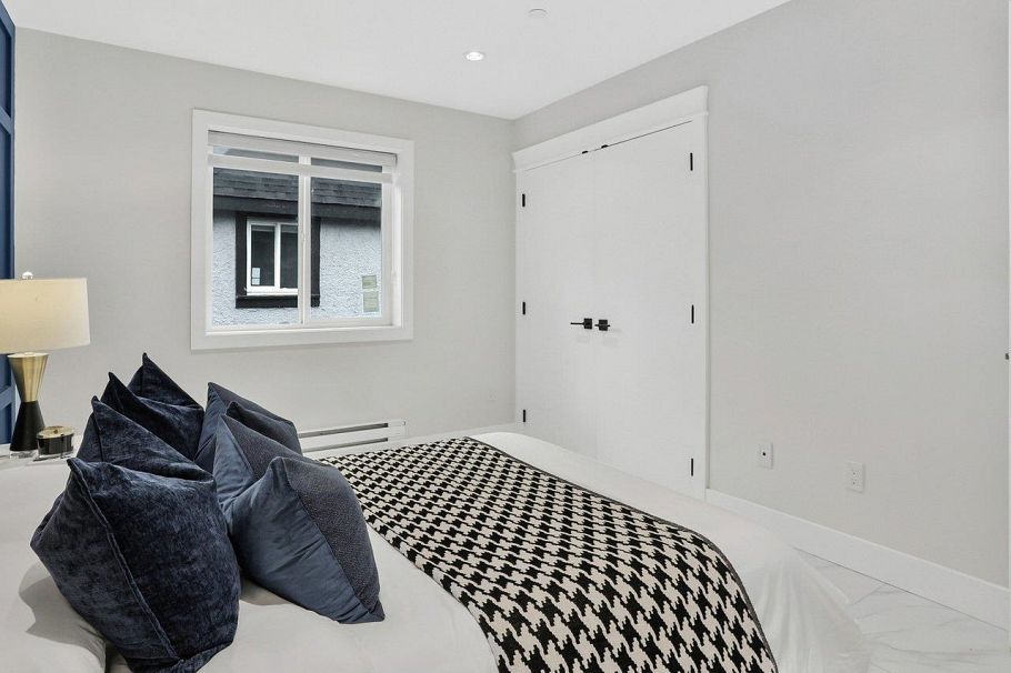 1018 E 24th Avenue Vancouver, BC - 18