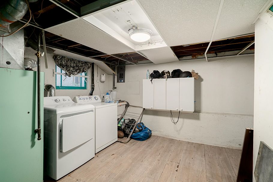 2715 W 16th Avenue Vancouver, BC - 7