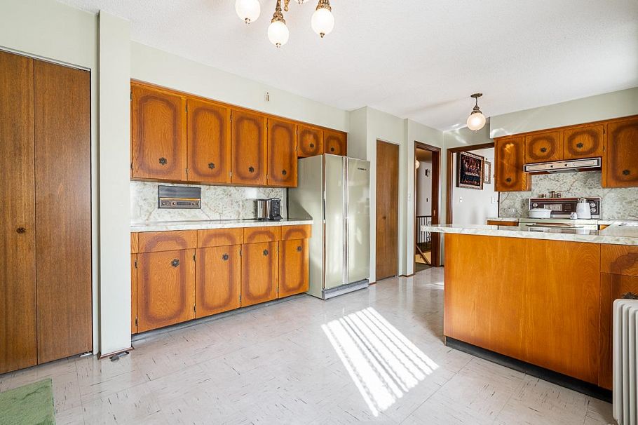 1415 Salsbury Drive Vancouver, BC - 3